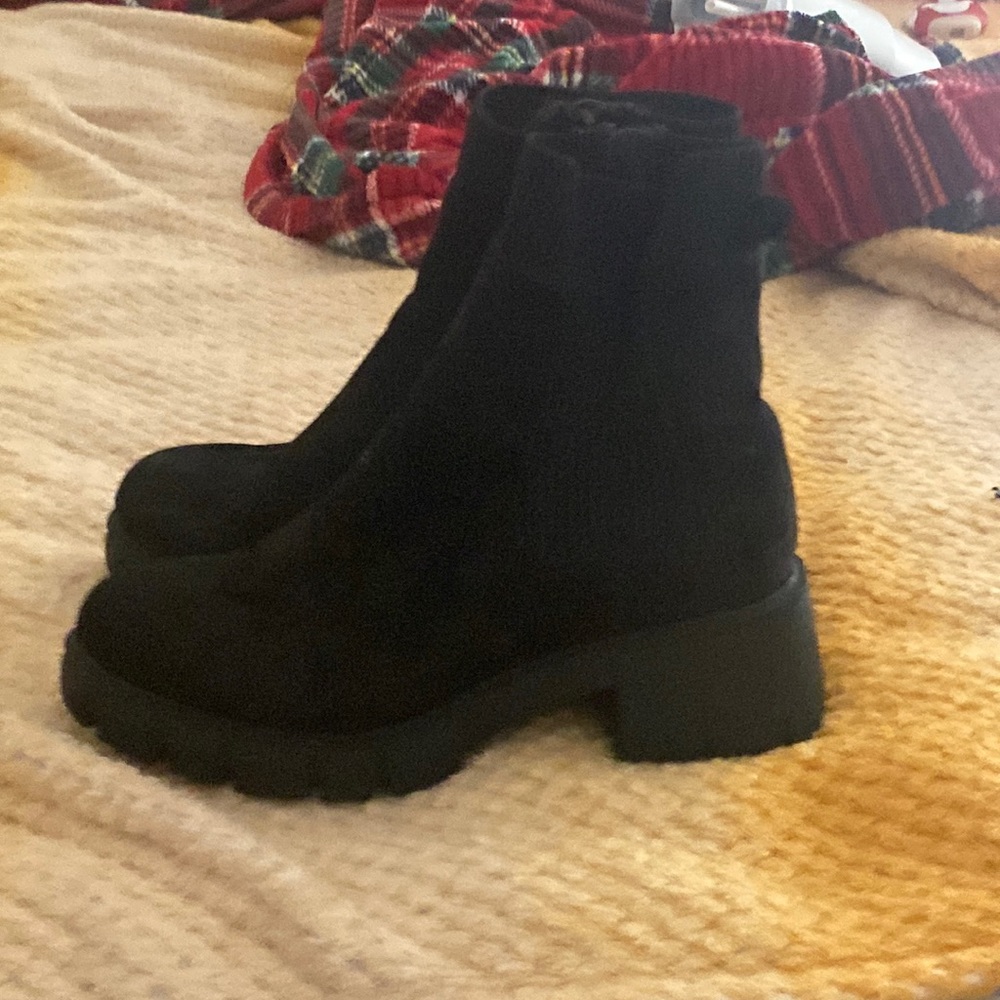 All black wedged boots